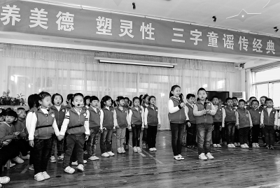 兰州市幼儿园举办诗歌朗诵会（图）