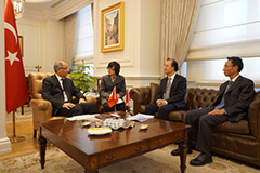 外交部部长助理李惠来与土耳其外交部副次长亚尔琛 举行反恐磋商