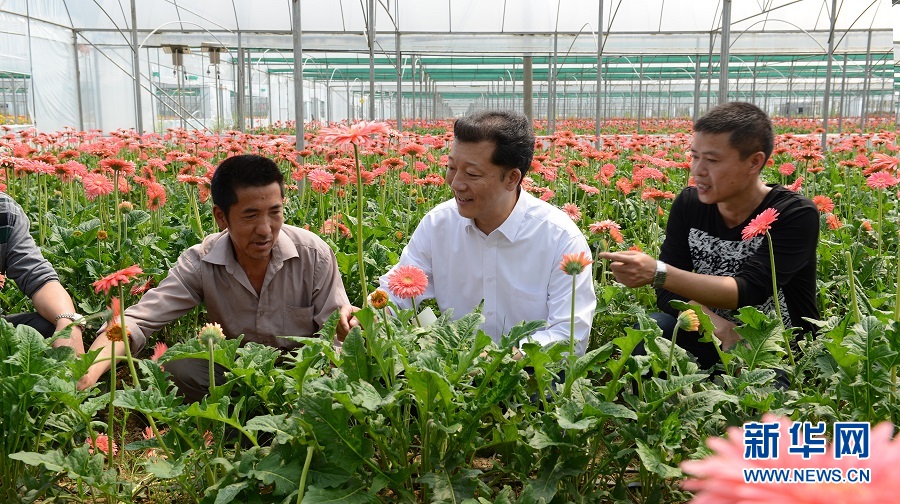 （新华全媒头条·图文互动）（4）凝聚民族复兴的精神伟力——以习近平同志为核心的党中央重视思想道德建设关心关爱道德模范纪实