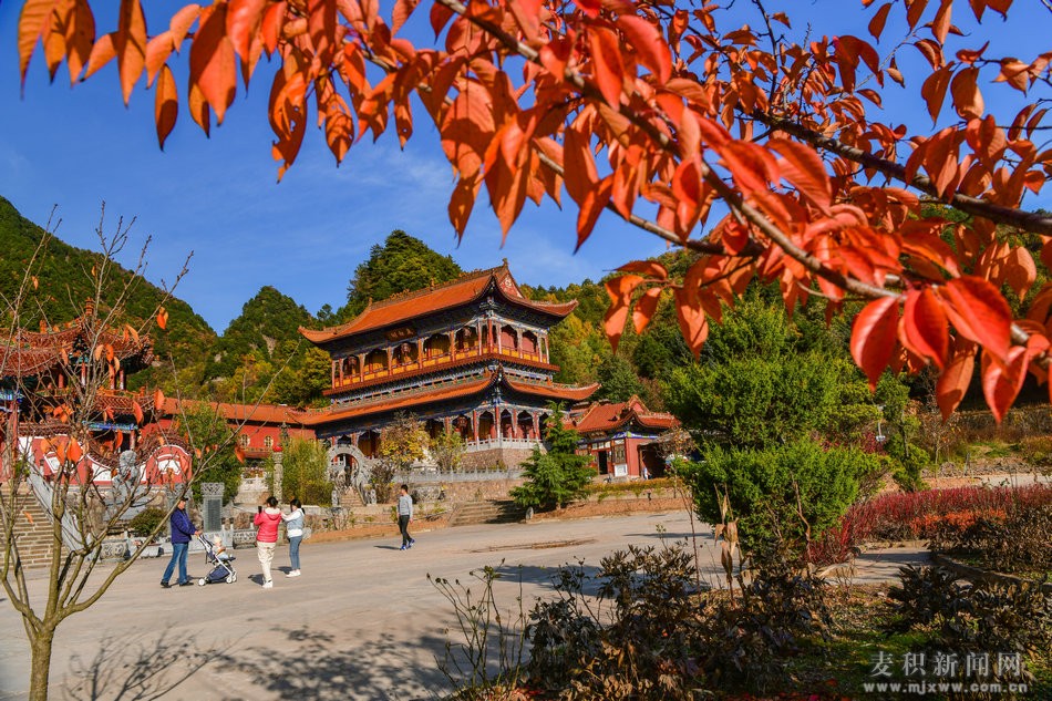 【醉美麦积】系列之:秋染净土寺