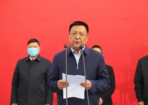 市人大常委会主任王进平,市委副书记,市长丁巨胜