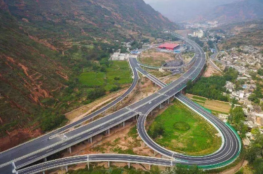 甘肃省24条续建高速公路项目全部复工