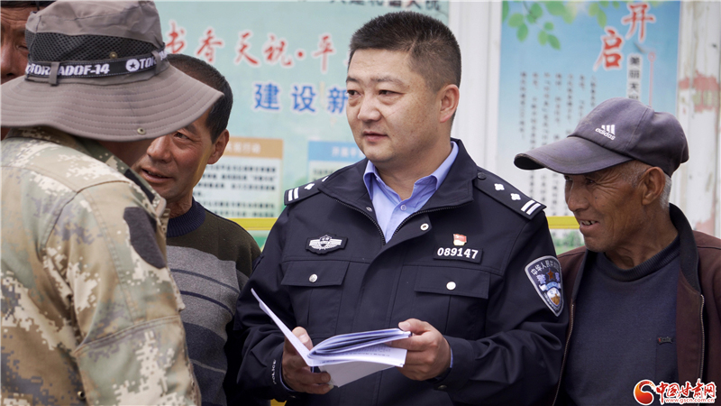 视频|甘肃公安民警赵涛：调解“鸡毛蒜皮”事 温暖辖区百姓心