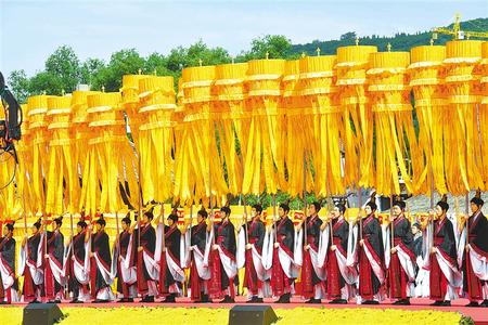 羲皇故里齐相聚 同根同祖共祭拜——2021（辛丑）年公祭中华人文始祖伏羲大典侧记