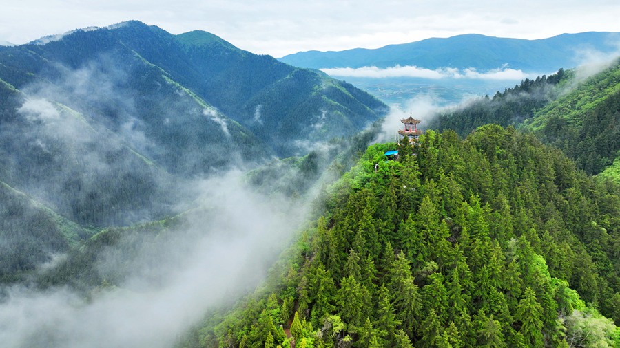 雨后的兴隆山。赵相军摄