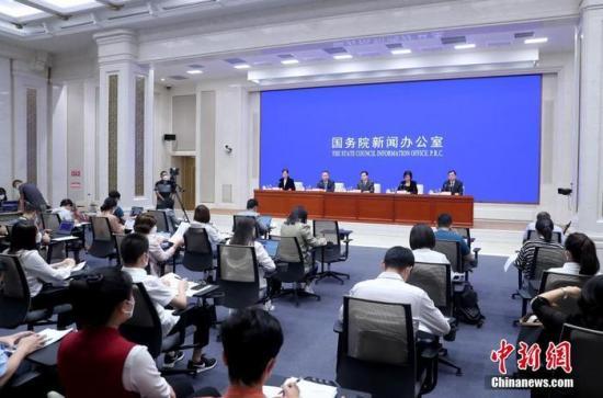  8月23日，中国国务院新闻办公室在北京举行新闻发布会，介绍2022年中国网络文明大会有关情况。中央网信办、国家网信办副主任盛荣华，天津市委常委、宣传部部长沈蕾，中央文明办一局局长薛松岩，中央网信办网络社会工作局局长章勋宏出席。 <a target='_blank'  data-cke-saved-href='/' href='/'>中新社</a>记者 张宇 摄 　 