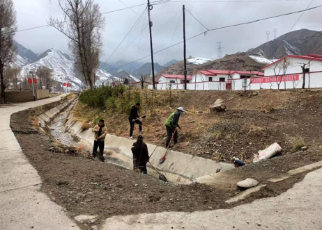 甘州区水务局：清淤除障疏活水 渠通水畅保灌溉