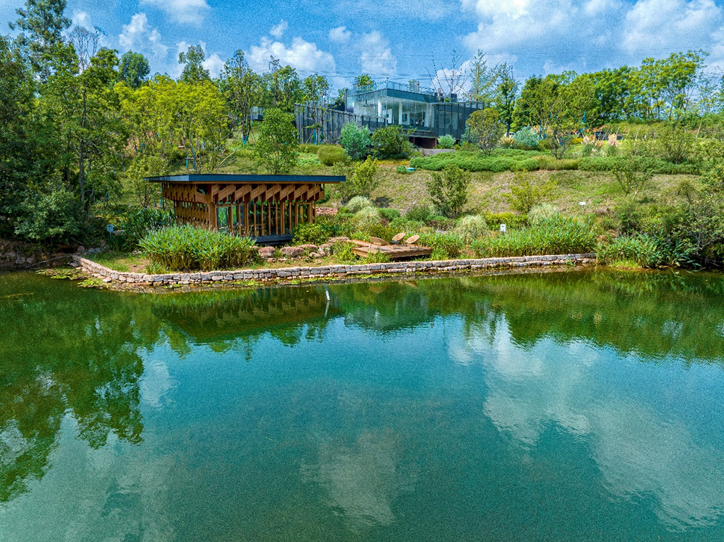 正兴街道火石岩村天府栖岸一角。 刘杰摄