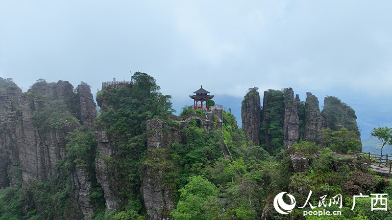 风景如画的平南北帝山。人民网 付华周摄