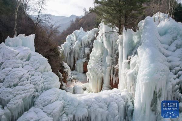 甘肃渭源：冰雪风情引游人