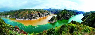 黄河洮河交汇处的奇特景观