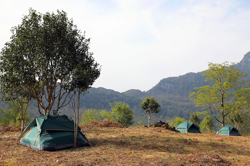 金鼎山——磨刀河露营基地。景东县融媒体中心供图.JPG