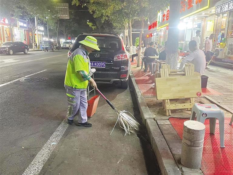 兰州市城管委：保障加管理 服务“夜经济”