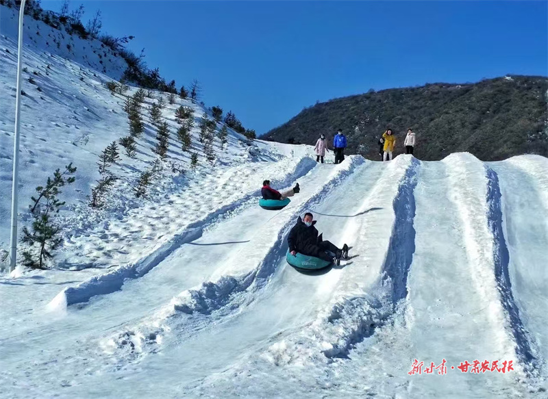 崆峒区：“冷资源”催热“冰雪经济”