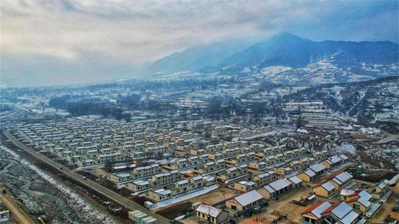 临夏积石山地震受灾群众陆续搬入新居