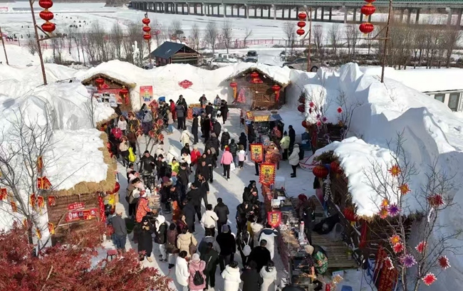 白山雪谷市集。