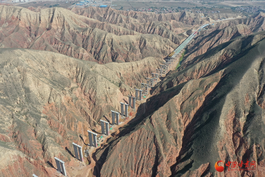 抢时机促进度,安临公路建设全力推进!