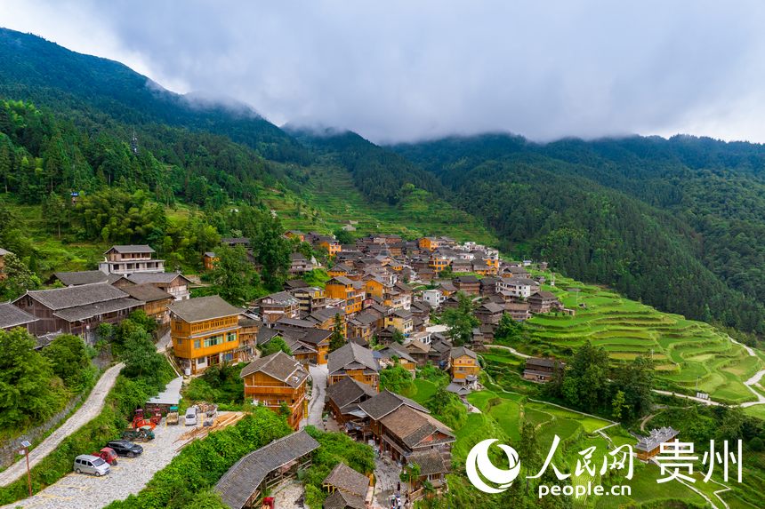 航拍贵州黎平县全景图片