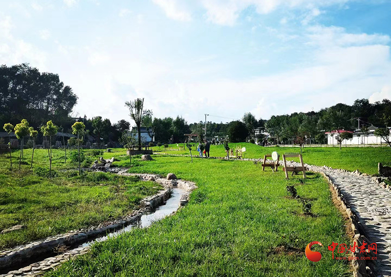 从热闹非凡的旅游胜地,到文明淳朴的民俗乡风,华亭市西华镇正奋力谱写